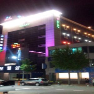 Sharp Hotel